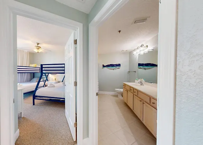 Holiday home Crystal Shores West 1101 *