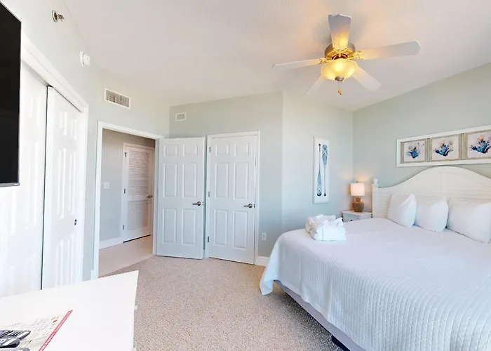Crystal Shores West 1101 *