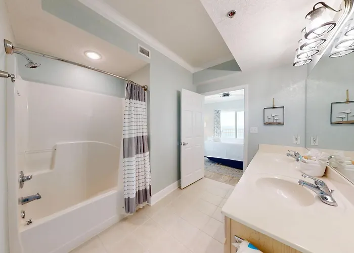 Crystal Shores West 1101