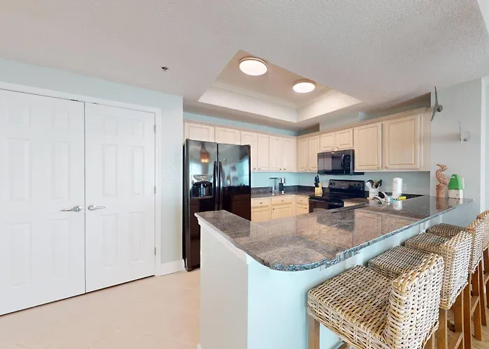 Crystal Shores West 1101 *